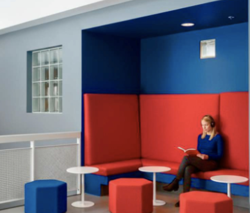 Espacio de trabajo en las oficinas de PosPotential